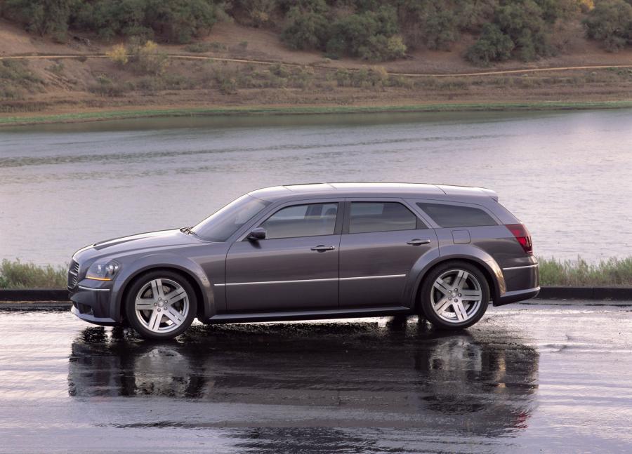  Dodge Magnum SRT8 Concept 2003 года  (фото 5 из 22)